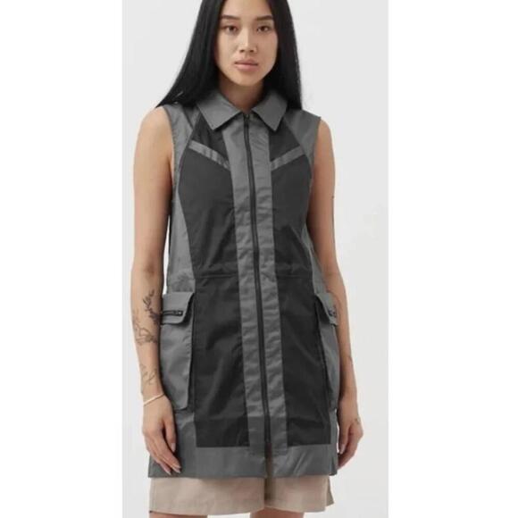 Nike Jordan Women's Color Block Next Utility Capsule Jacket (Medium, Gray/Black) - Picture 3 of 9